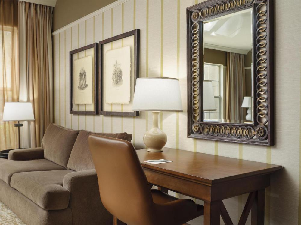 One-Bedroom Suite with Two Queen Beds interior